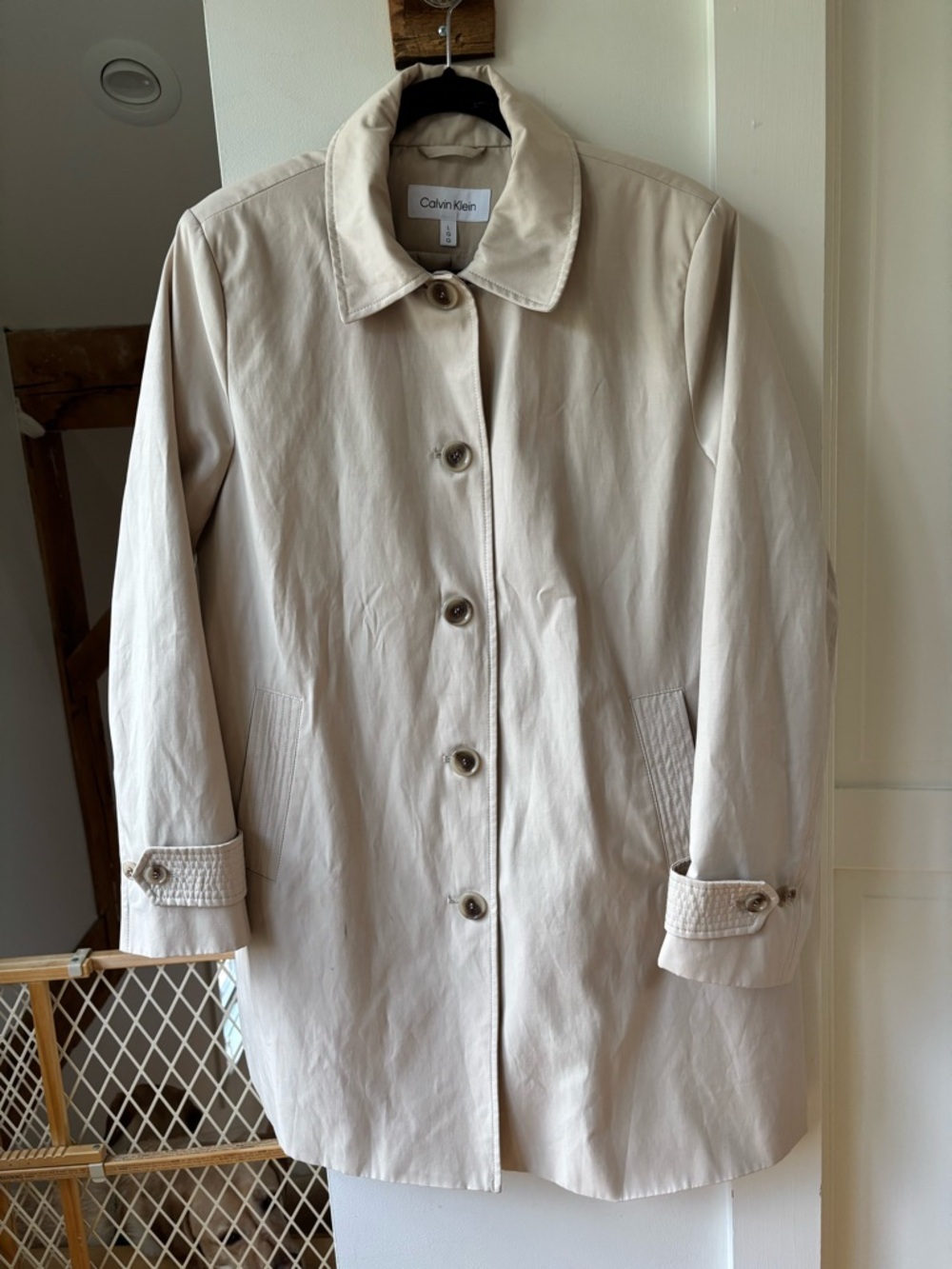 Calvin Klein Women's Light Cream Single-Breasted Trench Coat, size Large